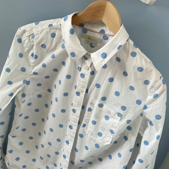 Boden White Button-Down Shirt with Light Blue Polka Dots - Picture 4 of 6